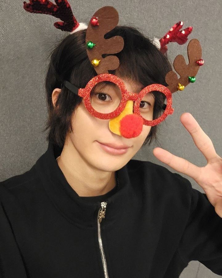 anton pics tweet media