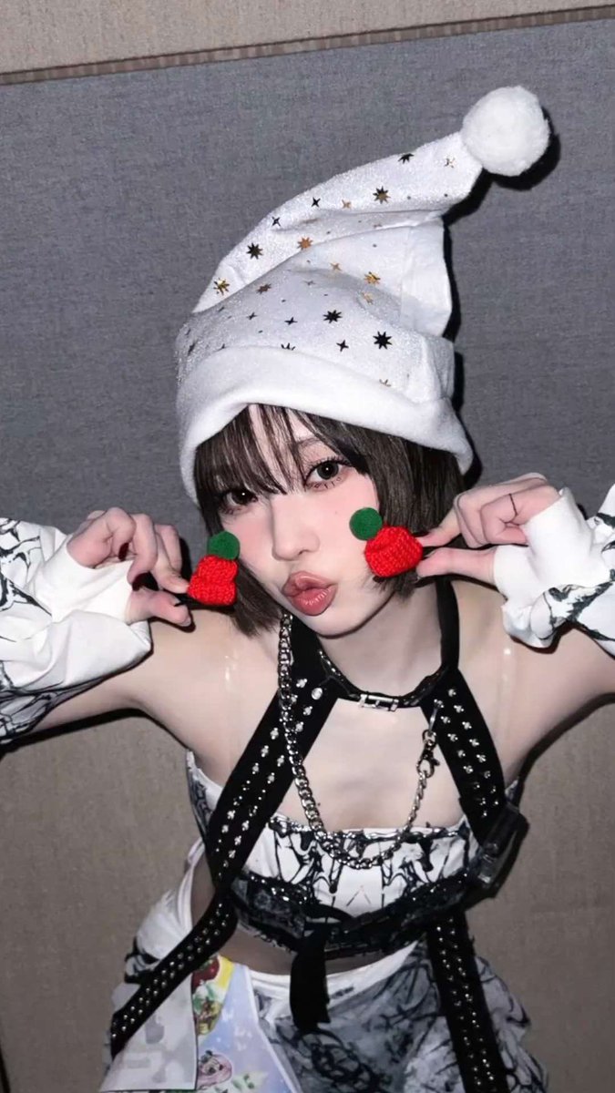 nostalgiacore's tweet photo. our living snow woman ☃️❄️ https://t.co/mi7UN6Evmz