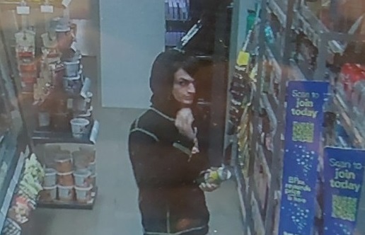 PSOSHighland's tweet photo. We are continuing to appeal for assistance to trace 28-year-old Marc Drostle, who has been reported missing in Aviemore. Several sightings of him have been reported in the Abernethy National Nature Reserve, between 19-21 December, 2024.

Read more: https://t.co/D1ealQ1Q9U https://t.co/OnTm5AJREe