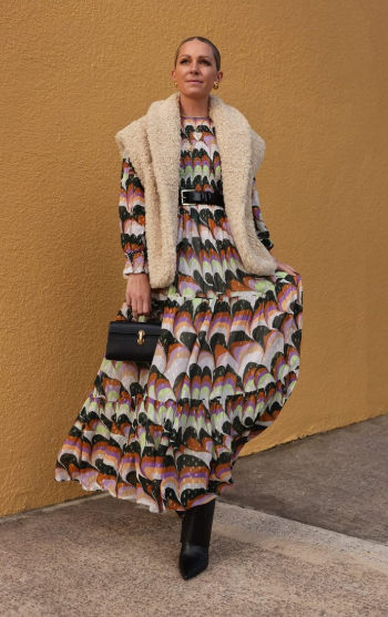 Micaelbeauful's tweet photo. 🌟 MAXI MOMENT 🌟

👗 Dress: Oliphant
👢 Boots: Open Edit (under $100!)
🧥 Vest: Tnuck
👜 Belt: J.Crew
💎 Earrings: Brinker and Eliza
Effortless, chic, and perfect for any occasion! ✨ #OOTD #StyleInspo #MaxiDressVibes https://t.co/Zn9aPD0Ksr