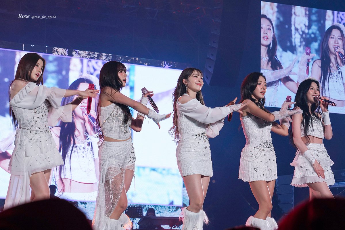 rose_for_apink's tweet photo. 너를 있는 모습
그대로 믿어봐

-
-

241222. Apink 7th Concert <PINK CHRISTMAS>

#에이핑크 #Apink
#박초롱 #윤보미 #정은지 #김남주 #오하영
#Chorong #Bomi #Eunji #Namjoo #Hayoung https://t.co/iHw3jXJq1s