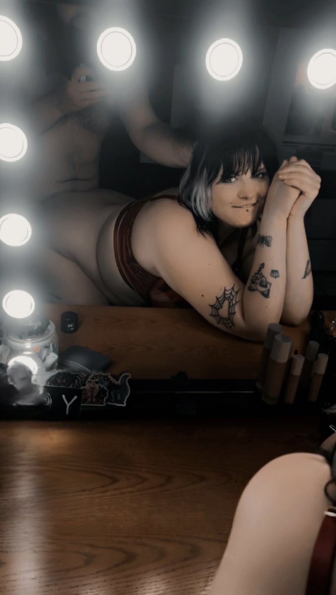 Spunkr0cker's tweet photo. Wanna come over so I can stare at you like this? https://t.co/ZDagmSIAHK