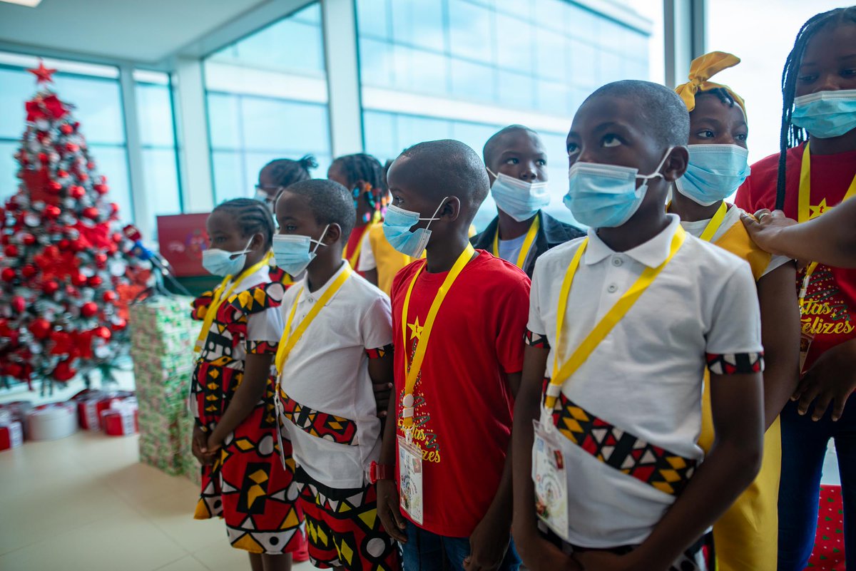 _hmiam's tweet photo. RIMEIRA-DAMA DE ANGOLA VISITA HOSPITAL MATERNO INFANTIL AZANCOT DE MENEZES E PROMOVE SOLIDARIEDADE

[1/7] A Primeira-Dama da República de Angola, Ana Dias Lourenço. realizou, recentemente, uma visita ao Hospital Materno Infantil Azancot de Menezes https://t.co/r5pe9kG65x