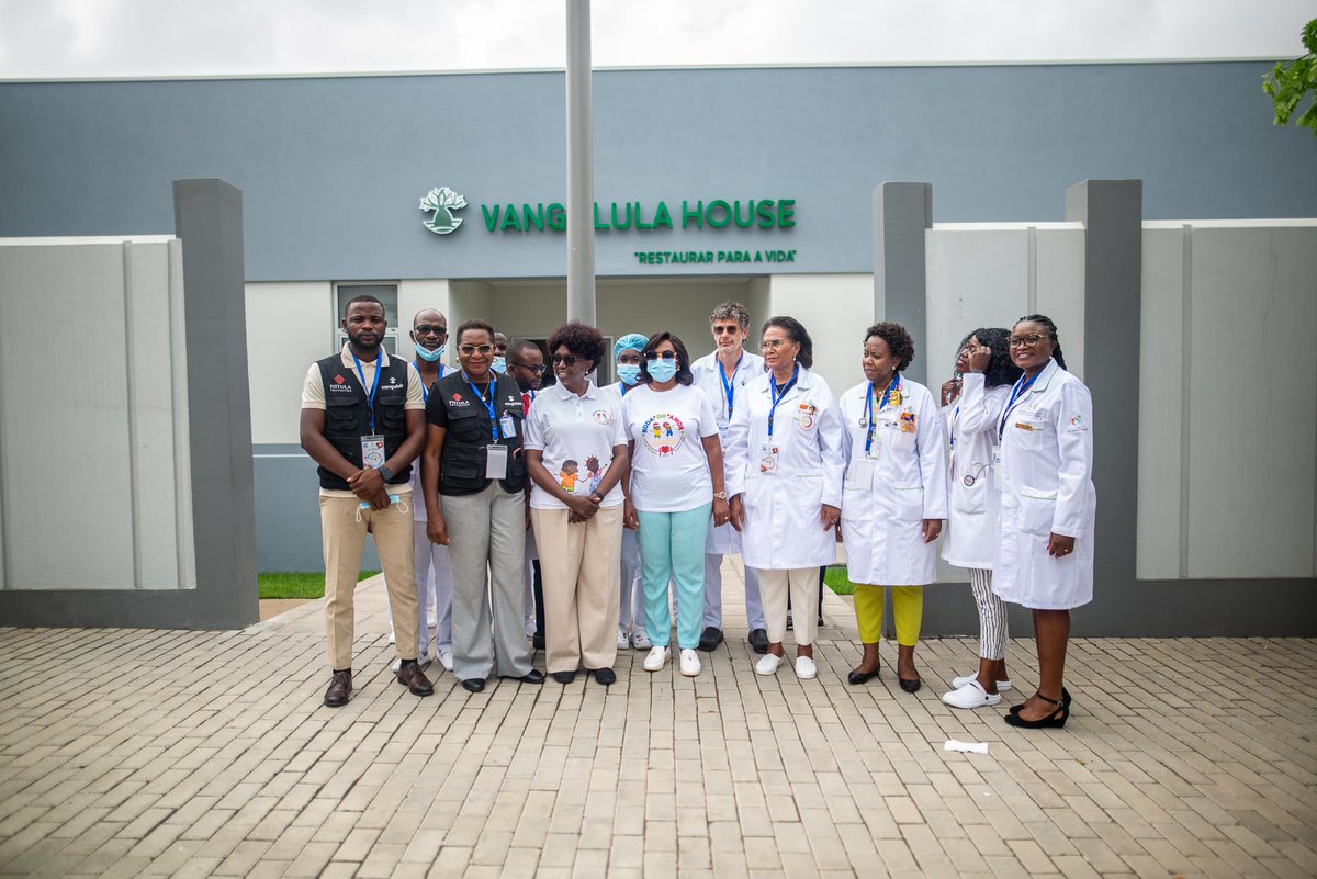 _hmiam's tweet photo. RIMEIRA-DAMA DE ANGOLA VISITA HOSPITAL MATERNO INFANTIL AZANCOT DE MENEZES E PROMOVE SOLIDARIEDADE

[1/7] A Primeira-Dama da República de Angola, Ana Dias Lourenço. realizou, recentemente, uma visita ao Hospital Materno Infantil Azancot de Menezes https://t.co/r5pe9kG65x
