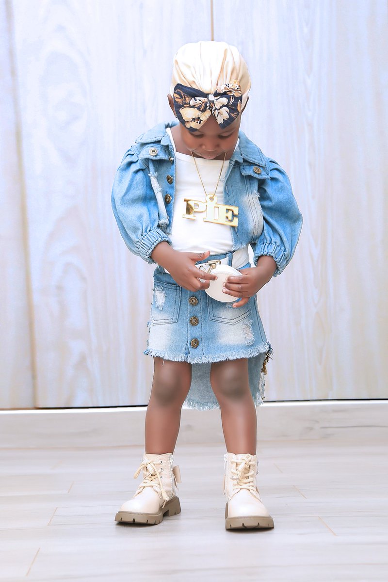 PieAmeerah's tweet photo. Am ain't so special but it's my outfit from Noble fashion and design kids collection that is making magic around me. 
#fashion #fashionstyle #Fashionista #FashionForward #kidmodel #miniinfluencer https://t.co/CCasTxjhYF