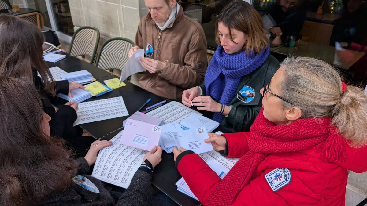 750 lettres de soutien postées pour Cécile Kohler pour la prison d'Evin ce WE. Depuis son arrestation elle n'a le droit à aucun courrier, ni photo, ni livre. #LibertePourCecile #FreeCecileKohler