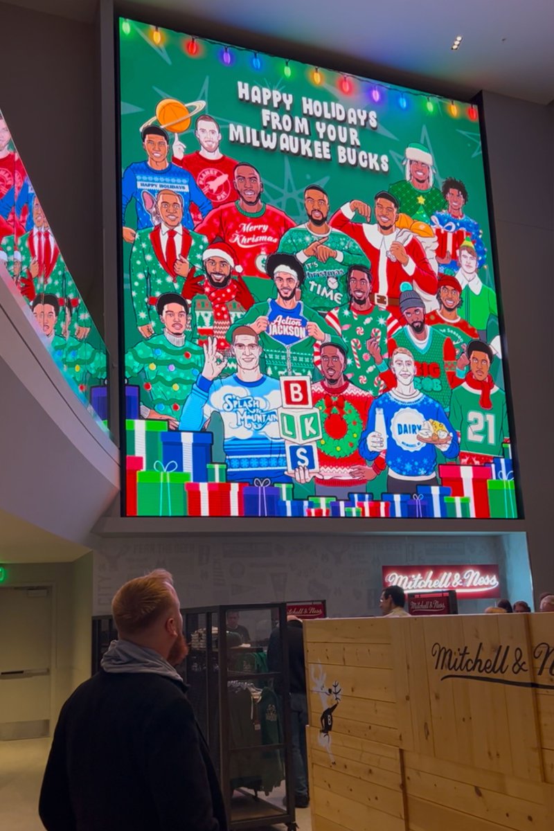 LuhmDesign's tweet photo. Grateful beyond words 🙏🏻🦌🎨 new art that I did for the Milwaukee Bucks. 

If you’re heading to the Bucks game on December 26th, you’ll still be able to see my art displayed throughout the arena! 🦌🏀

#milwaukeebucks #artislife #grateful #mamawouldbeproud https://t.co/81LNbz8Uun