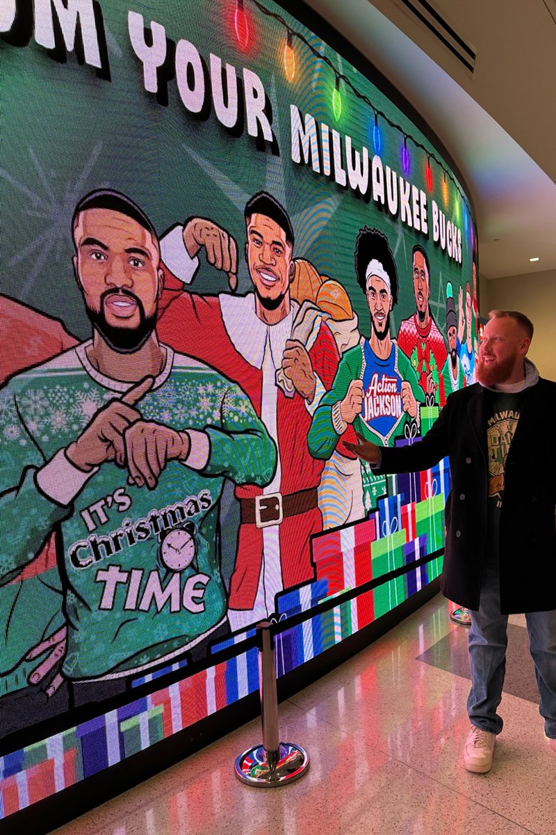 LuhmDesign's tweet photo. Grateful beyond words 🙏🏻🦌🎨 new art that I did for the Milwaukee Bucks. 

If you’re heading to the Bucks game on December 26th, you’ll still be able to see my art displayed throughout the arena! 🦌🏀

#milwaukeebucks #artislife #grateful #mamawouldbeproud https://t.co/81LNbz8Uun