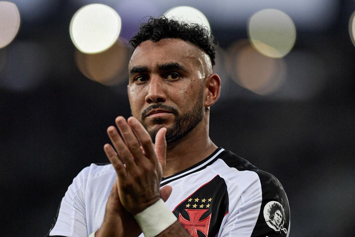 ActuFoot_'s tweet photo. Dimitri Payet 🇫🇷 𝘀’𝗲𝘀𝘁 𝗲𝗻𝗴𝗮𝗴𝗲́ 𝗮𝘃𝗲𝗰 𝗹𝗮 𝗕𝗮𝗻𝗾𝘂𝗲 𝗔𝗹𝗶𝗺𝗲𝗻𝘁𝗮𝗶𝗿𝗲 𝗲𝘁 𝗮 𝗳𝗮𝗶𝘁 𝘂𝗻 𝗱𝗼𝗻 pour venir en aide à Mayotte. 🙌

« Il faut relever Mayotte. Je voulais aller sur place, mais pour des raisons sanitaires ce n’était pas possible. 🗣» 🙏

La grande classe. 👏

🗞 @franceinfo