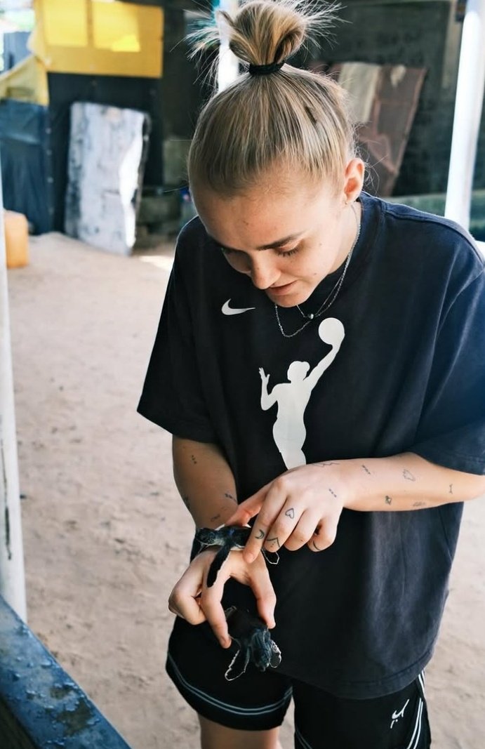 𝐊𝐀𝐙¹⁸ tweet media