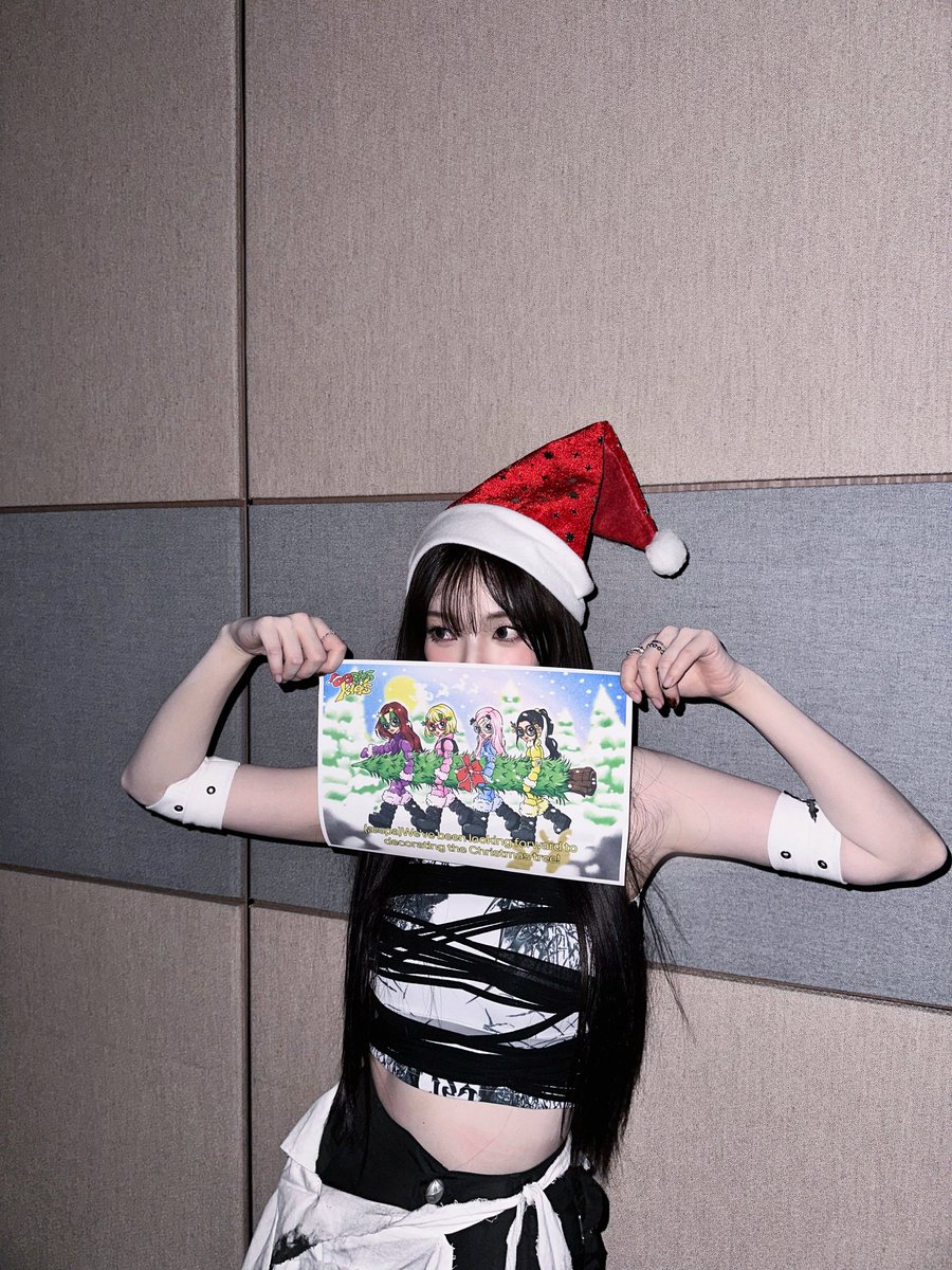 We’ve been looking forward to decorating the Christmas tree! 🌲

#aespa #æspa #에스파
#ONE_PRODUCTION 
#Christmas