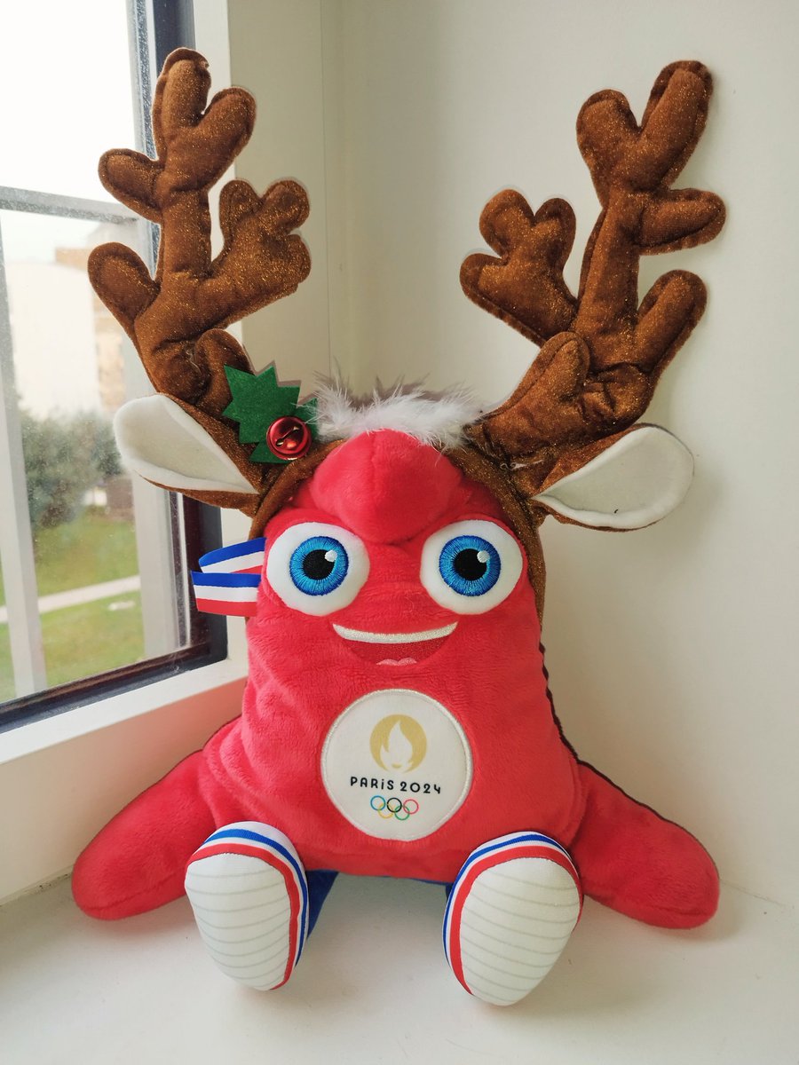 Cette année, ce sont des rennes made in Phryges qui vont aider le Père Noël dans sa tournée, mais attention, seulement pour les petits n'enfants qui ont été sages pendant les JO de <a href="/Paris2024/">Paris 2024</a> !
cc <a href="/smooth_oparator/">Smooth</a>
