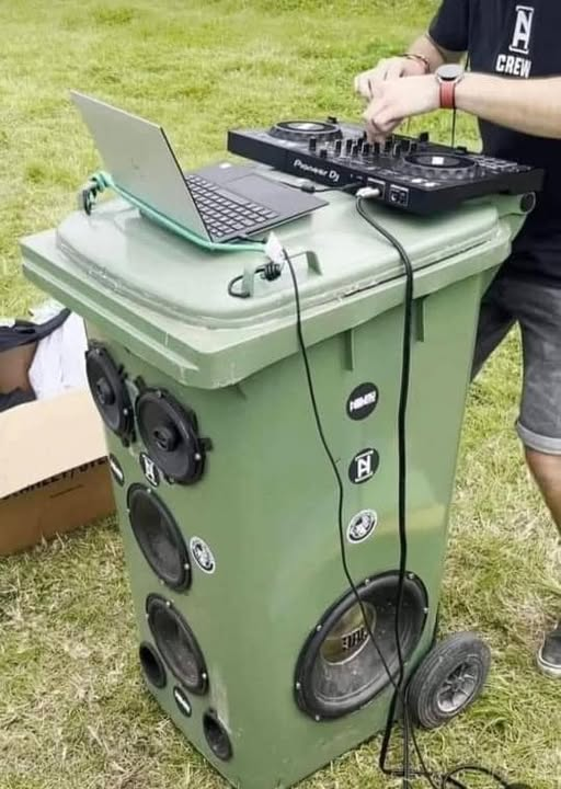 bioswoof's tweet photo. DJ's at furry conventions come 2025 https://t.co/qLQYEK5DlT