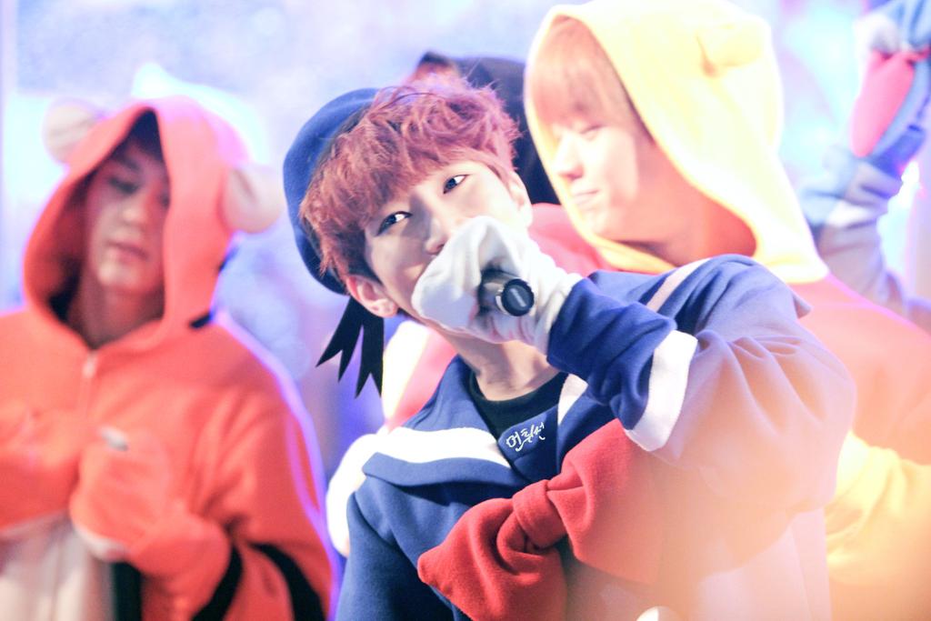 timetoEunkwang's tweet photo. 141224 명동 희망풍차 #은광
🎇🐥🎄

#서은광 #비투비 #BTOB https://t.co/Ptodh20OIQ