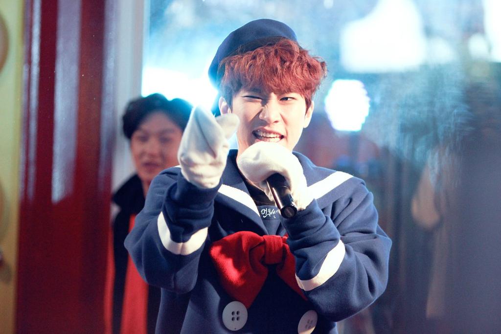 timetoEunkwang's tweet photo. 141224 명동 희망풍차 #은광
🎇🐥🎄

#서은광 #비투비 #BTOB https://t.co/Ptodh20OIQ