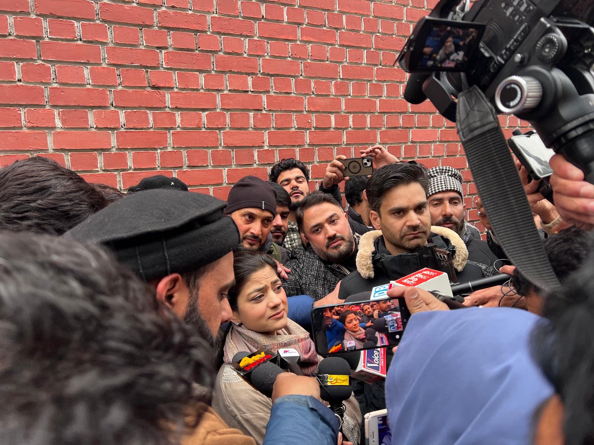 ZiaurRehmann's tweet image. Today I joined the protest under the leadership of @parawahid @IltijaMufti_  outside Chief Minister Omar Abdullah's residence on Gupkar road demanding rationalization of #ReservationPolicy.