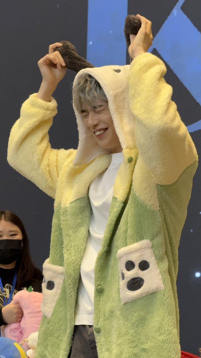 lovedanielnim tweet media