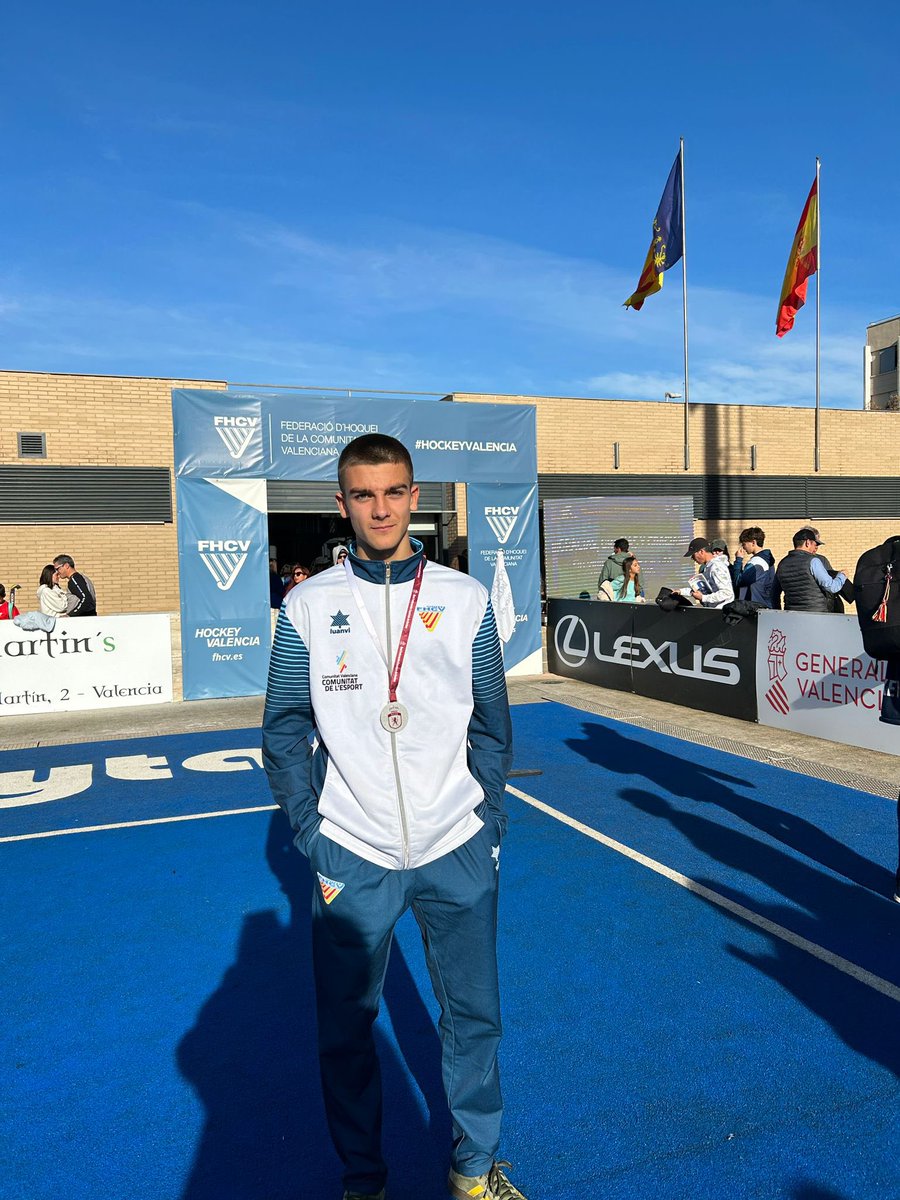 🥈Este fin de semana se ha disputado el Campeonato de España sub-18 de seleccionas autonómicas donde Luis se ha proclamado subcampeón de España y Angeles y Aina han quedado en cuarta posicion.

👏 Enhorabuena!!!!!

#SUMAconeldeporte #comunitatesport #hockey #fhcv <a href="/FTA_CV/">Fun.Trinidad Alfonso</a>