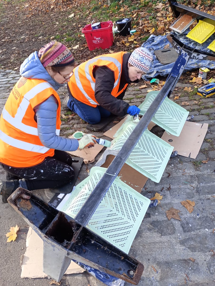 WOLCT's tweet image. We've discovered one of the refurbished benches,  due to be installed on the walkway in the New year has been stolen.  

As per the photograph it's a bench with a black frame and three pale green seats.

Any sightings please report under incident number 1565 to the police.