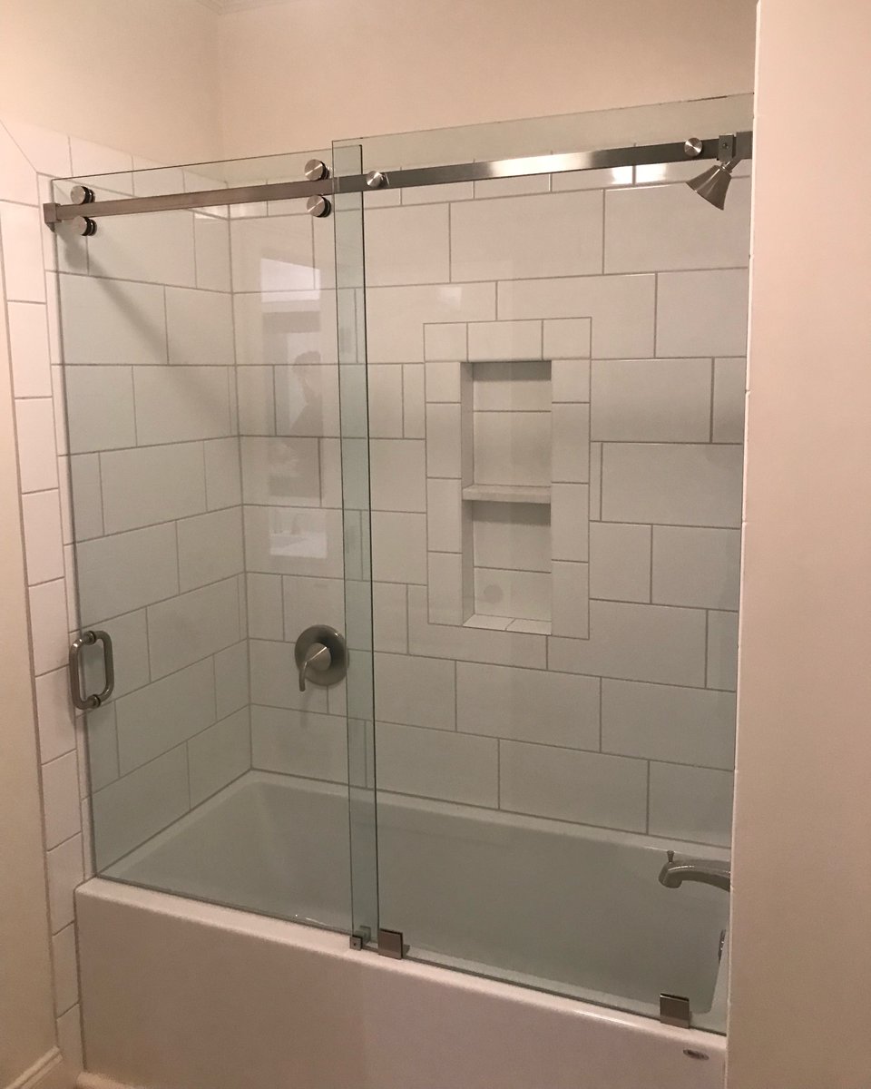 FramelessDsgn's tweet image. Bold. Beautiful. Frameless. Your perfect shower, designed with you in mind. Let’s get started—call 850-630-4921 for a free consultation today! #GlassWithClass #BathroomUpgrade