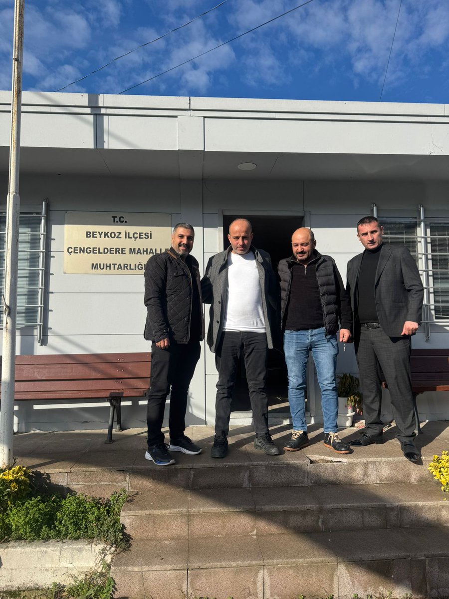 İBB Beykoz koordinatörlüğü olarak 
Çengeldere Muhtarı Sn. Hakan Demirtaş' i ziyaret ettik .Çengeldere mahallesiyle ilgili sorun ve çözümler üzerine sohbet gerçekleştirdik 
Misafir perverliğinden dolayı
Muhtarımıza Teşekkür ederiz
#Beykozçokgüzelolacak
#Herşeyçokgüzelolacak