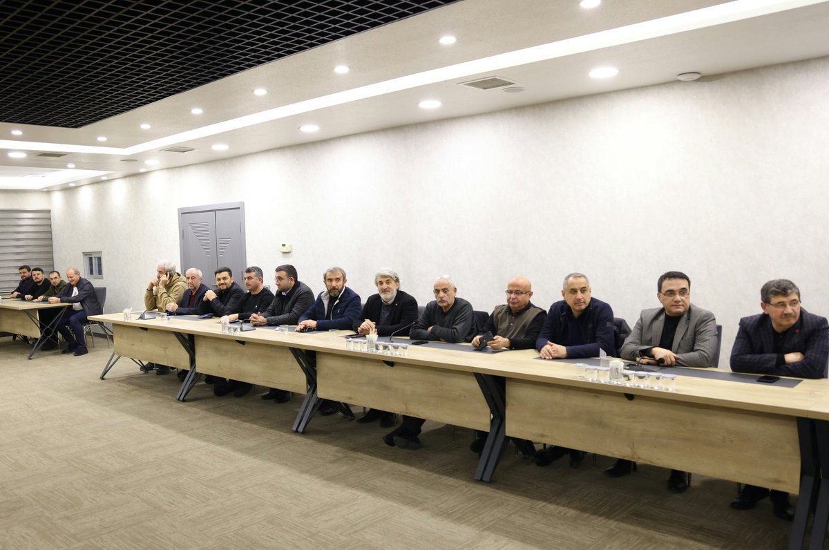 Haftalık il yönetim kurulu toplantımız İl Başkanımız Sayın Hasan Angı başkanlığında devam ediyor.