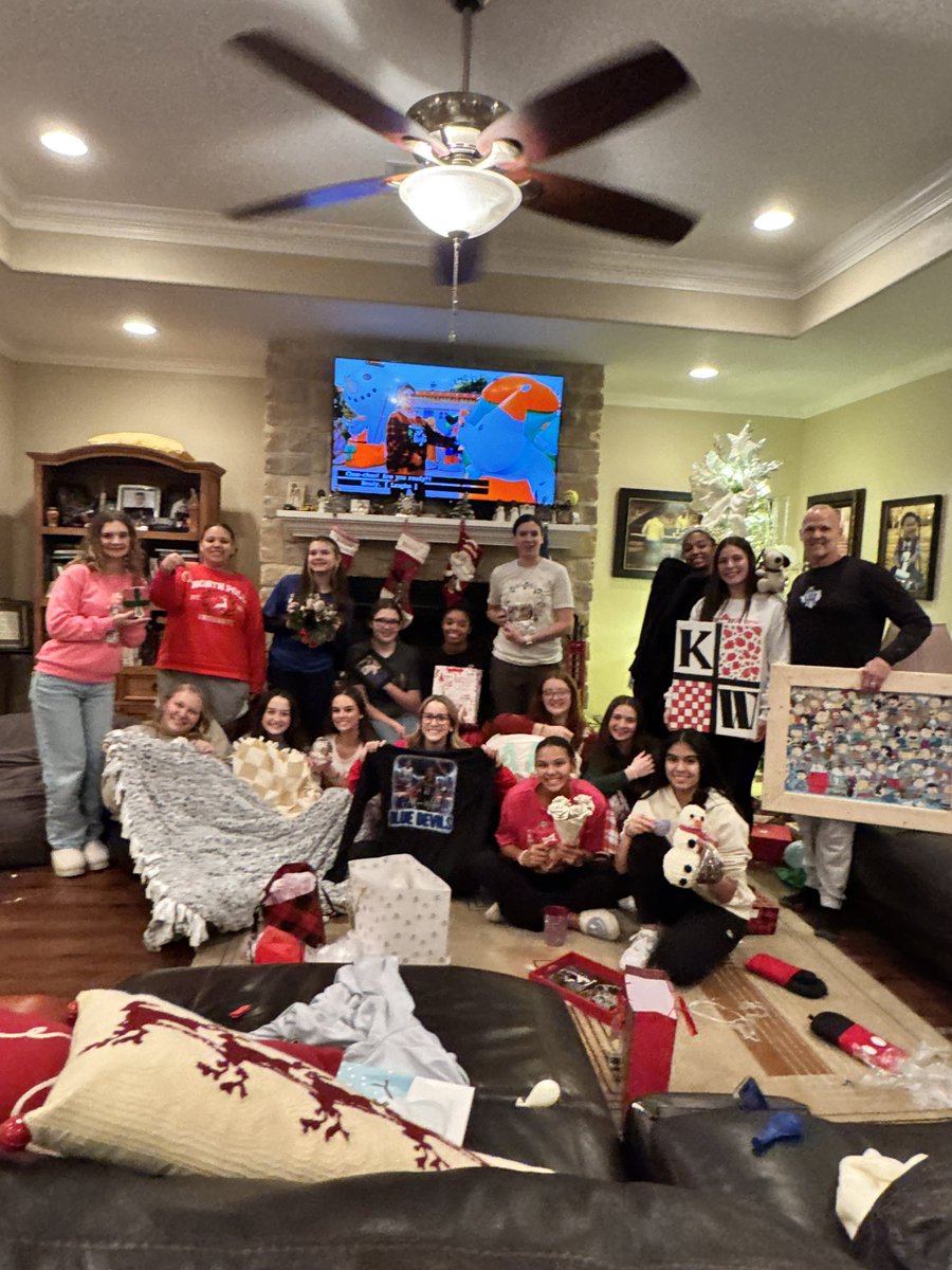 Cheightsladydev's tweet image. Lady Devil Christmas party