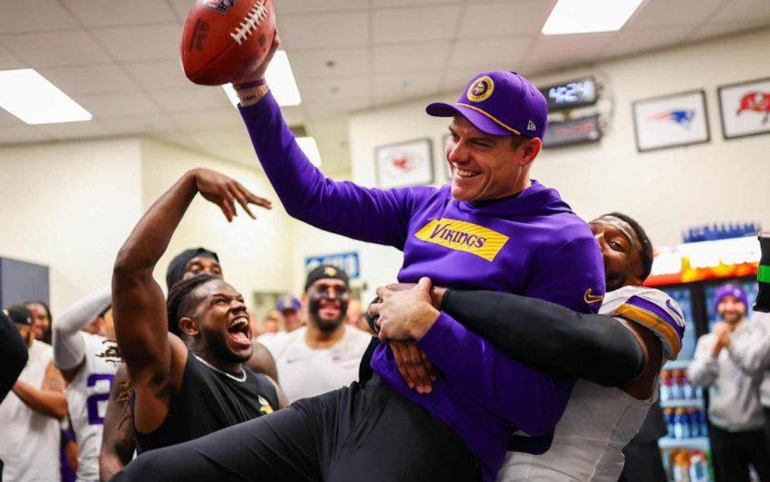 KOach of the year 🥹

<a href="/NoExcuses_23/">Joshua Metellus</a> #ProBowlVote <a href="/jongreenard7/">Jonathan Greenard</a> #ProBowlVote