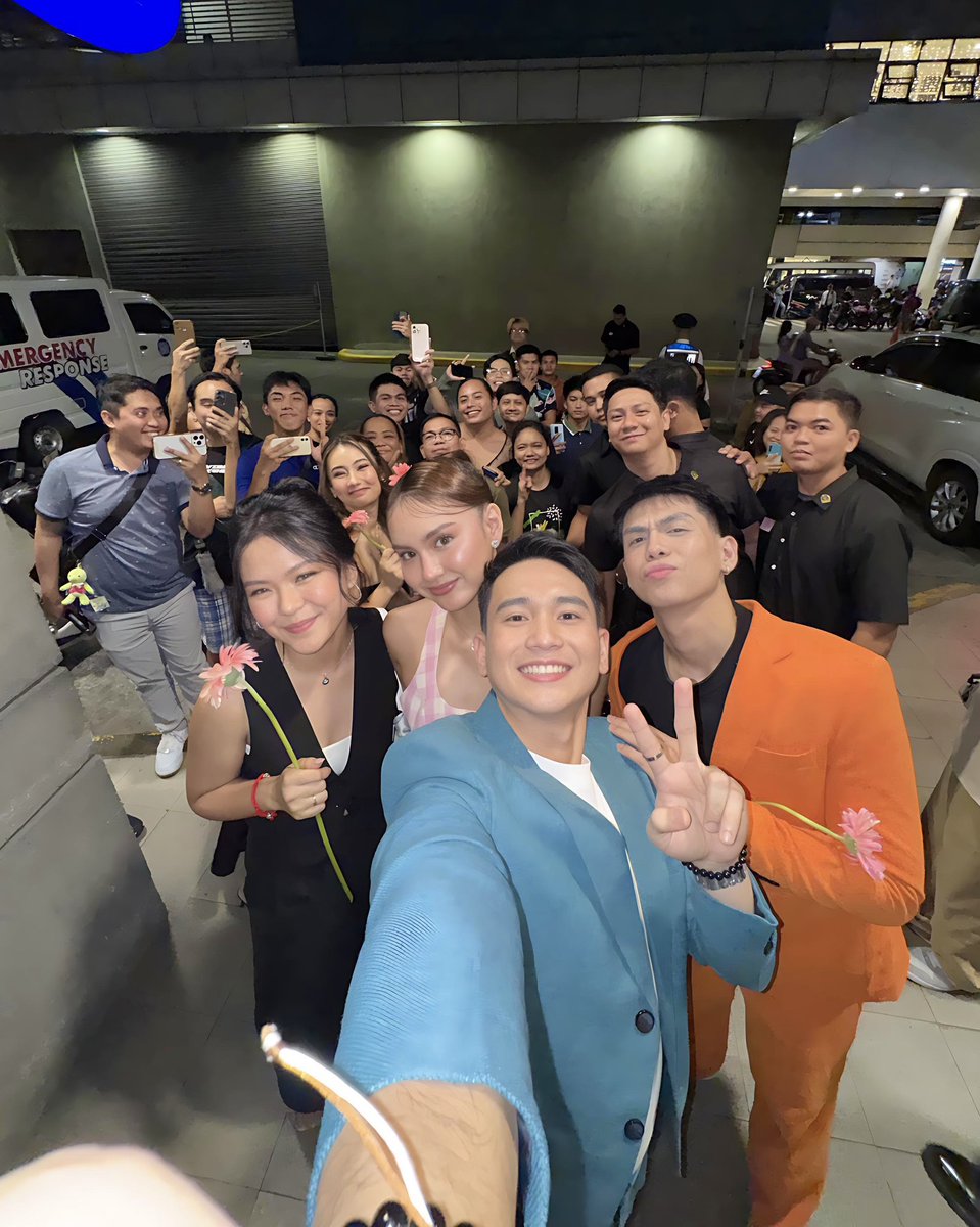 RAINRESE_OFC's tweet photo. Walang susuko sa pamilyang to. Ganyan nga sumalisi ka Pres. Masaya na kami dito! https://t.co/50SaW2VNJI