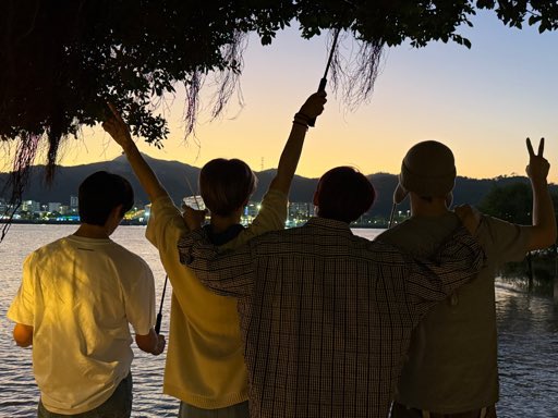 cixbabbles's tweet photo. Seunghun updated his Fromm wallpaper 💛

“‘If the destination is clear, you can see the direction. If the direction is clear, you can see the way’

2025 CIX fighting go go”

#CIX #김승훈 #승훈 #SEUNGHUN https://t.co/HiXJuawIqy