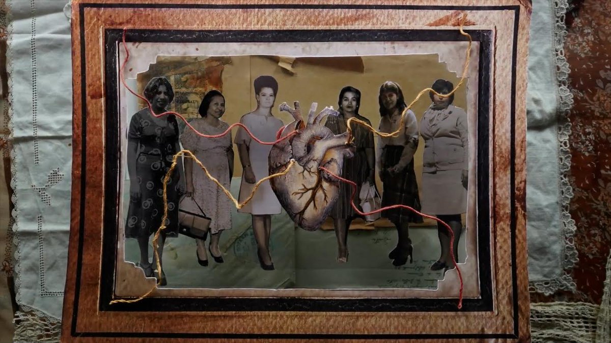 Reporte_Indigo's tweet photo. #HistoriasDeNavidad | El proyecto multiplataforma “Cartografías de la reclusión” es una obra viva que visibiliza las historias de mujeres privadas de su libertad con expresiones artísticas que resignifican su estadía en los centros penitenciarios a la vez que derriban el estigma que las circunda; el cortometraje animado “La mancha negra” es una muestra de ello.
Por @lula_walk 
https://t.co/hDX2jsdO6a