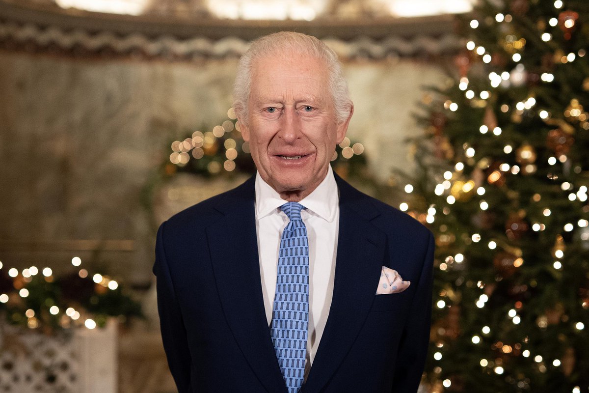 Fitzroviachapel's tweet photo. The Fitzrovia Chapel has this year provided the backdrop for King Charles’s Christmas Broadcast.

@RoyalFamily 

https://t.co/yBxvc9fLld https://t.co/10VYZMlGpQ