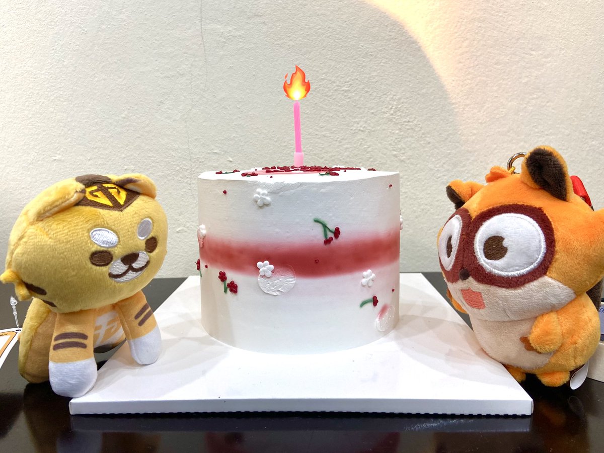 🐯 우리 형아 잘 부탁해
🦨 으응 나를 믿어봐. 형아한테 잘 챙길게

#Happy_Lehends_Day
#오늘_리헨즈_생일이거든