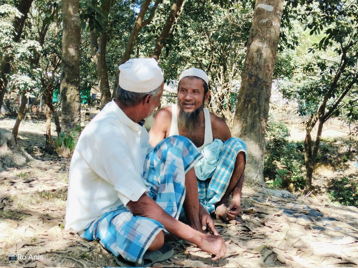 abdumonab59340's tweet photo. #Two Older rohingya refugee discussion with vegetables in Arakan state.
#CampLives
#RohingyaRefugeecamps
#beautiful #area51
#Rohingya #cultural
#Myanmar
#Rohingyatographer
#rohingyafuture
#Vegetables #rosomorghor https://t.co/YvWp31hL9F
