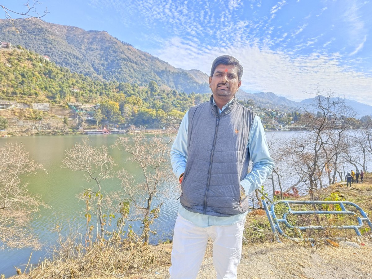 BhaskarMis51480's tweet photo. अब सौंप दिया इस जीवन का,
     सब भार तुम्हारे हाथों में,
    है जीत तुम्हारे हाथों में,
    और हार तुम्हारे हाथों में ॥

       " जय बाबा नीमकरौरी " https://t.co/6jhvUhx1Q1