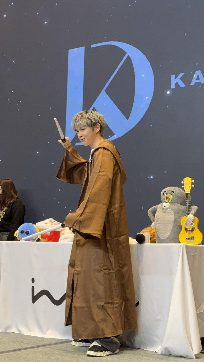 lovedanielnim tweet media