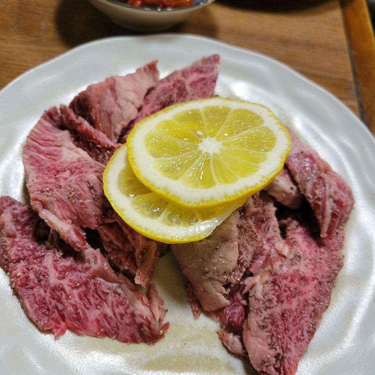 abtt32491's tweet photo. @fukumarutaishou 今日は会社の忘年会しました！
食べるの似てて笑顔です笑 https://t.co/EM3m25dDPQ