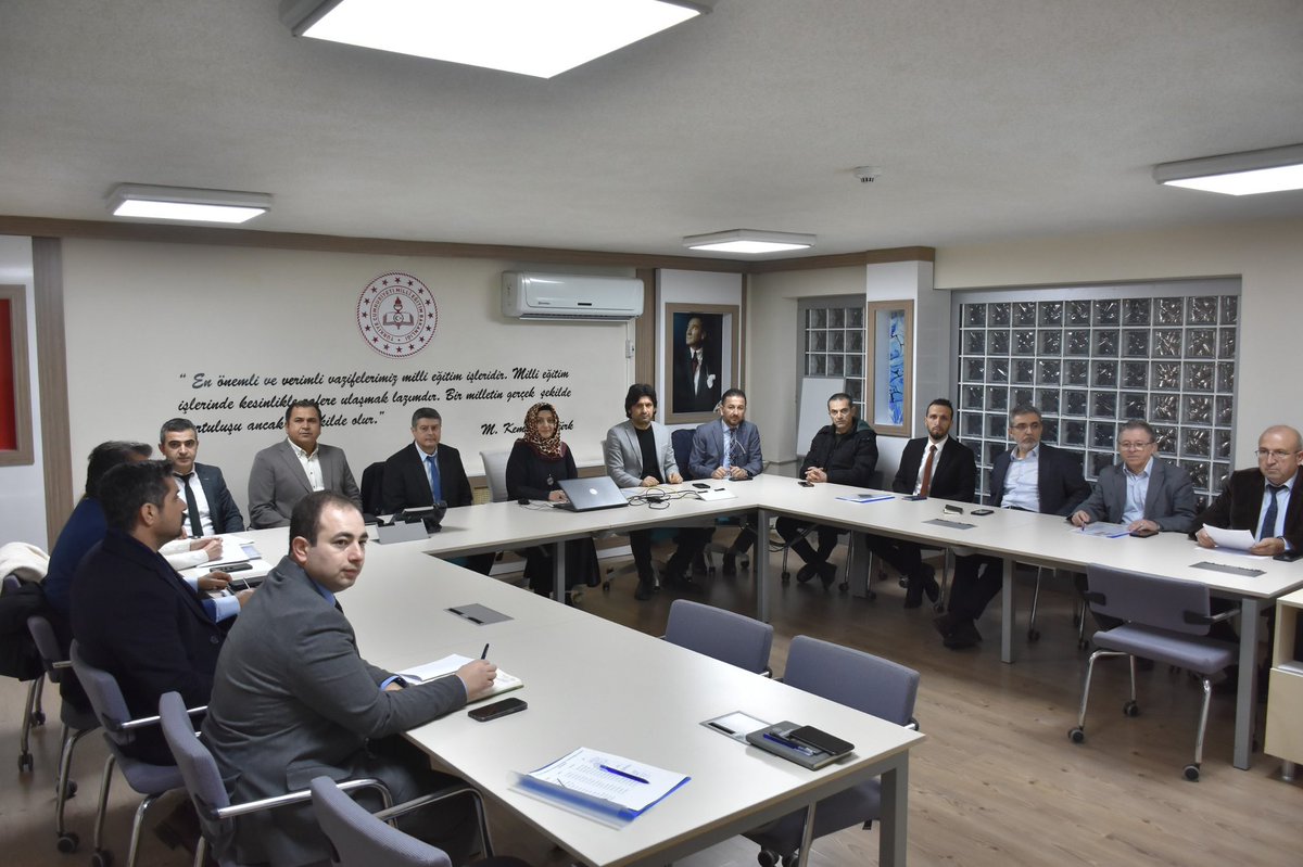 Hayat Boyu Öğrenme Kurumları Toplantısı, Müdürlüğümüz Hayat Boyu Öğrenme Hiz. Birimi Şb. Md. Hümeyra Gürgen başkanlığında, İlçe Millî Eğitim Müdürlükleri ilgili Şube Müdürleri ve Halk Eğitimi Merkezi Müdürlerinin katılımıyla gerçekleştirildi.

<a href="/mebhbogm/">MEB Hayat Boyu Öğrenme Genel Müdürlüğü</a>  
<a href="/Edirne_MEM/">Edirne İl Millî Eğitim Müdürlüğü</a>