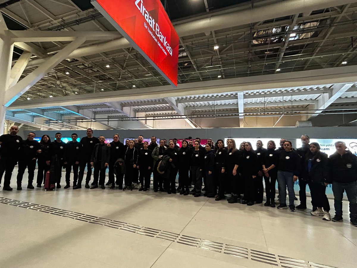 İSAS DAVASINI TAKİP ETMEK İÇİN 100 KİŞİLİK KAFİLE  GAZİANTEP’E HAREKET ETMEK ÜZERE ERCAN HAVALİMANI’NDA 

İsas davasını izlemek üzere yaklaşık 100 kişilik heyet, birazdan Ercan Havalimanı’ndan Gaziantep’e doğru yola çıkacak. 

 #isiasortakdavamız  #çoculariçinadalet