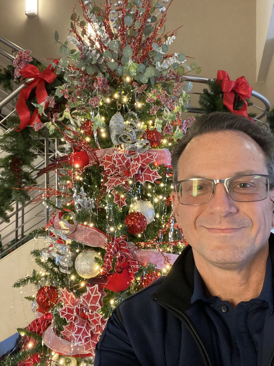 🎄 Home for the Holidays!🎄

Imagine unwrapping the best gift ever—a mortgage approval for your dream home. 🎁🏡 Start the new year with a new address!

📞 DM me today to make it happen! 

#MortgageApproval 🌟🎅🏡