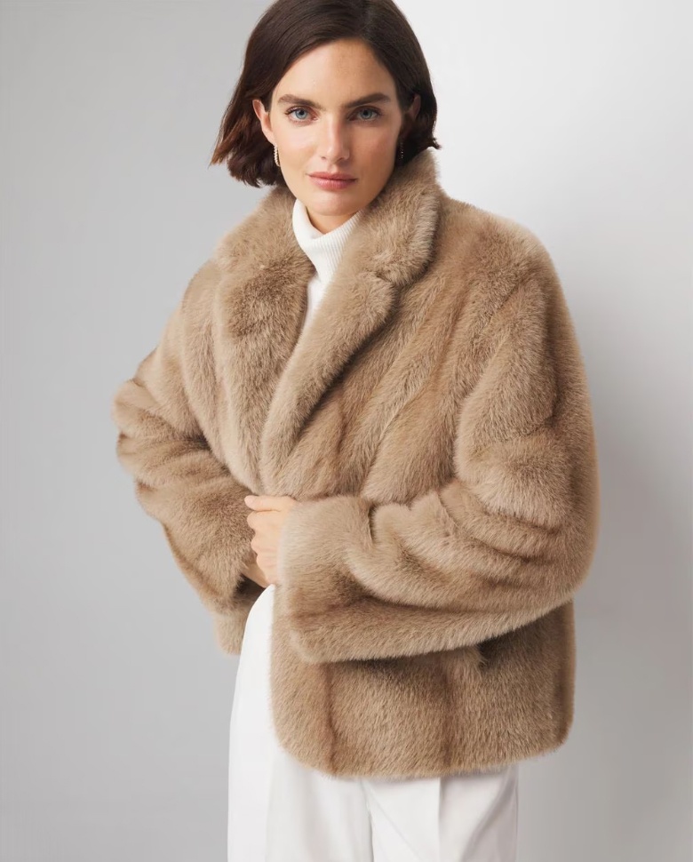ShopMktPlace's tweet photo. Shopping for a stylish queen? 👑 Find last-minute gifts she’ll love at The Marketplace Bakersfield! 

🎄 TALBOTS
🎄Chico's
🎄 White House Black Market

✨🎁 VIEW GIFT GUIDE: https://t.co/PIG11XkJwS https://t.co/dFSbqQSlKc