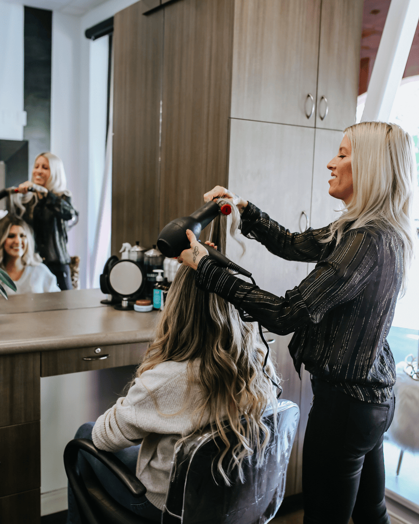 Start the new year with a fresh look! ✨ Let the stylists at Studio 55 Salon Suites create the perfect style to slay 2025.

shoppavilions.com/store/studio-5…