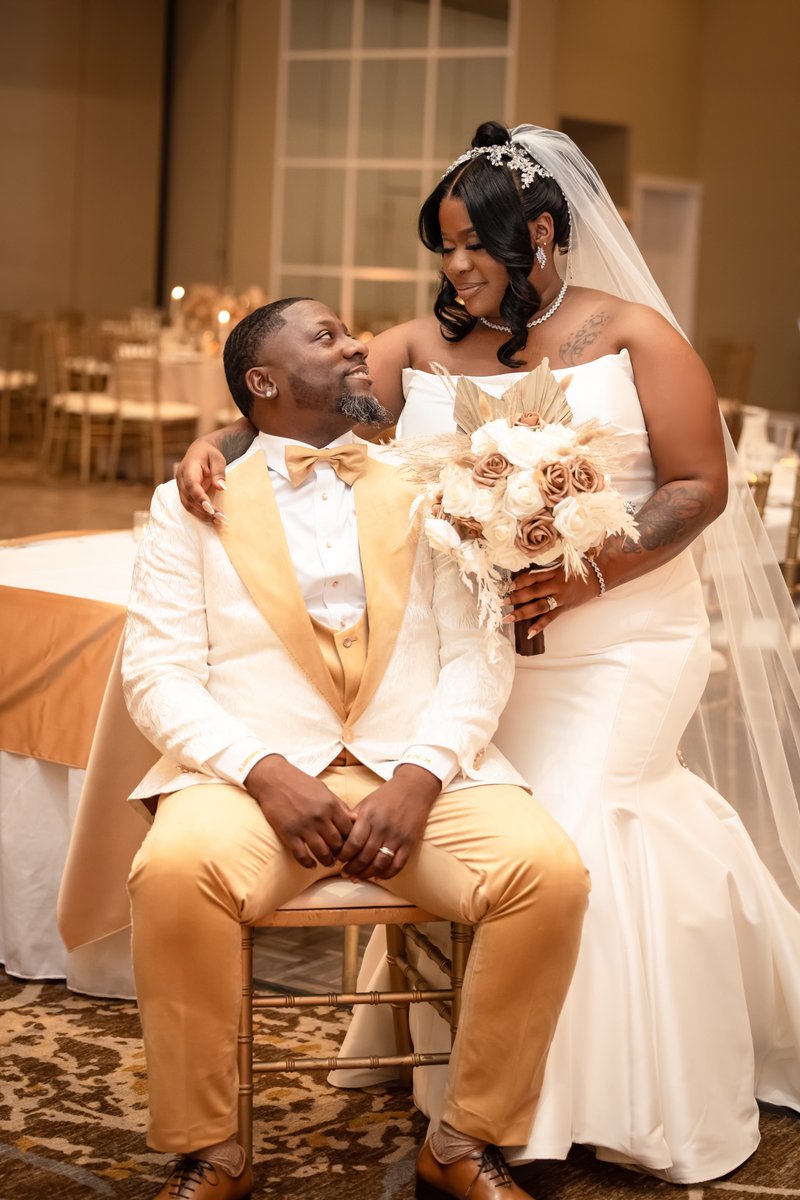 belle_chelle's tweet photo. 𝐅𝐨𝐫𝐞𝐯𝐞𝐫 𝐬𝐭𝐚𝐫𝐭𝐬 𝐧𝐨𝐰 ✨🤎 #TheWashingtons 

PS, who said I couldn’t start a wedding company? 📸: https://t.co/y6cZInz7ip https://t.co/yd4q9zmL2g