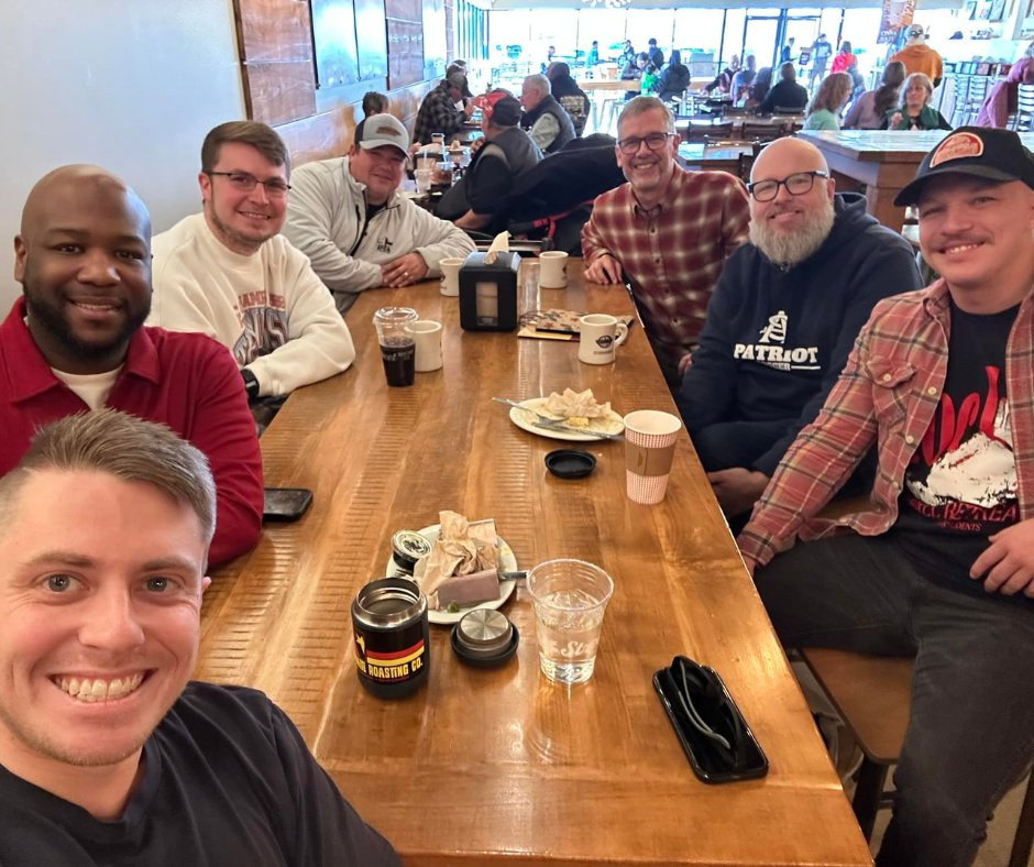 nnym's tweet image. Friends from the East Brainerd/Ooltewah, TN network had this highlight to share from their meeting last week: “Great conversation around how we are pointing our students and families to Jesus during a busy season. And favorite Christmas movies!" #YouthMinistry #CommunityInChrist