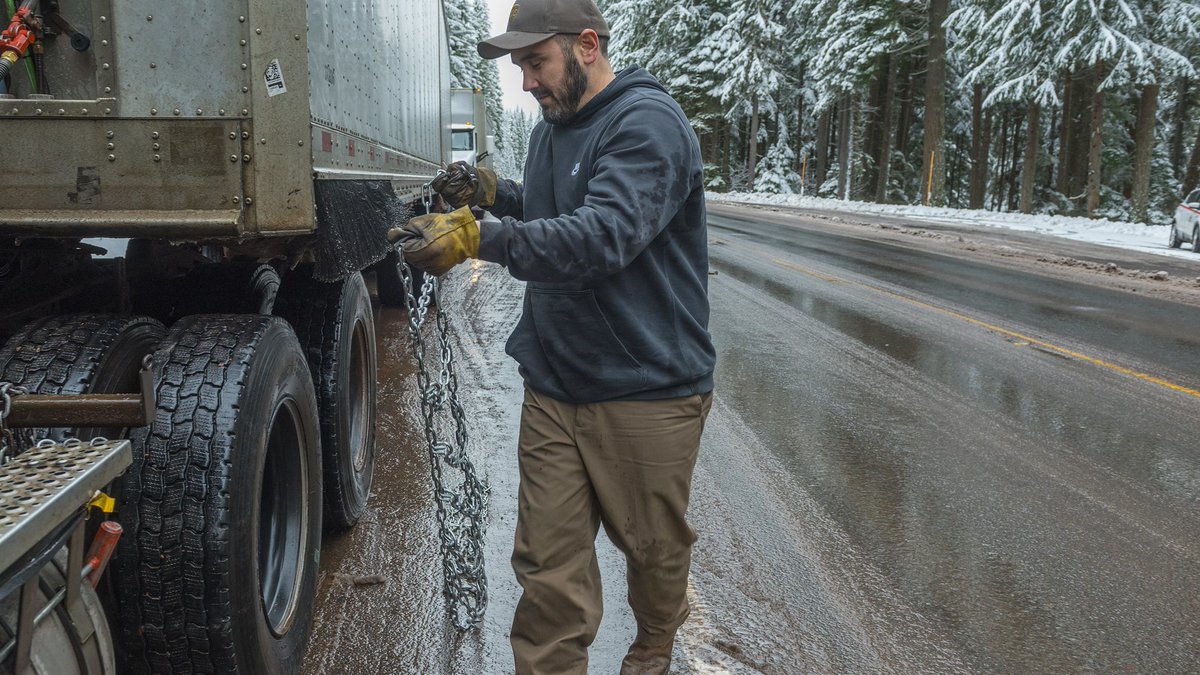 OregonDOT's tweet photo. Winter is here and with it — the responsibility to be a safe and prepared trucker. Keep your rig in top shape, carry chains and follow Oregon Chain Law. Show other drivers what being a professional is all about.
Oregon Chain Law: https://t.co/k7ykLERSDv #WinterPro #TruckLife https://t.co/nm6oXnywX3