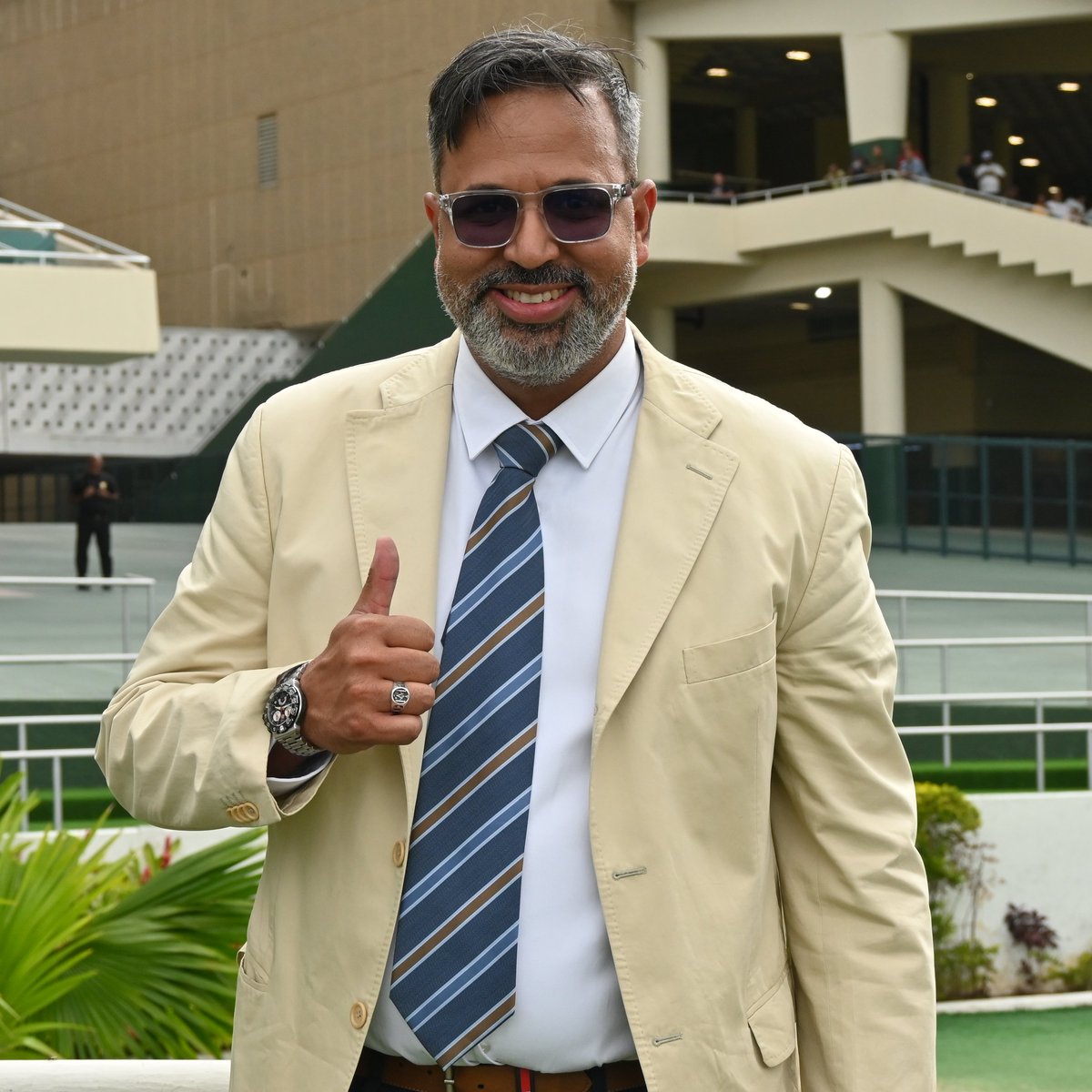 Eliecer Gómez desea mucha salud, bendiciones, paz y alegría en sus vidas este 2025

meridiano.net/hipismo/eliece…