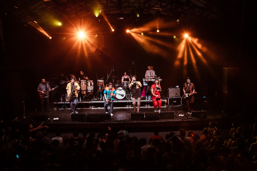 #tbt no <a href="/circo_voador/">Circo Voador</a> por que vamos começar o ano onde? Lá mesmo! RIO DE JANEIRO, dia 18/01 é nós demais! E tem também Zé Bigode Orquestra pra noite ficar completa. Bora garantir o ingresso? bit.ly/4iN4irb

Fotos: Natalia Hare