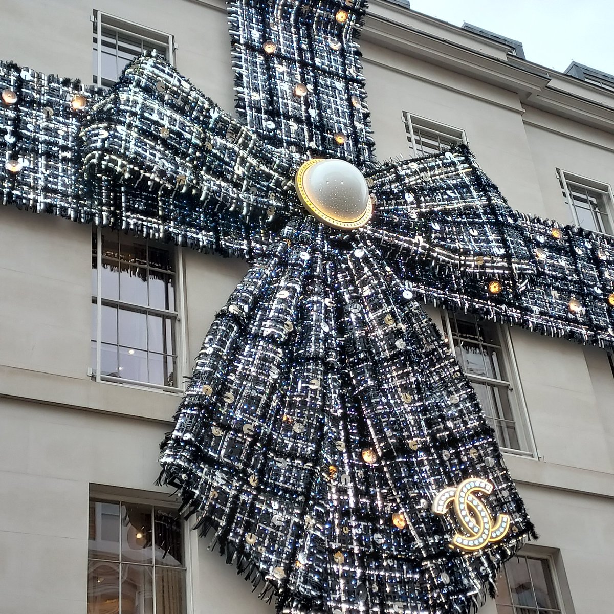 JuliesDayOut's tweet photo. An afternoon up the West End 🎄🎅 https://t.co/ICFY7Jnmik