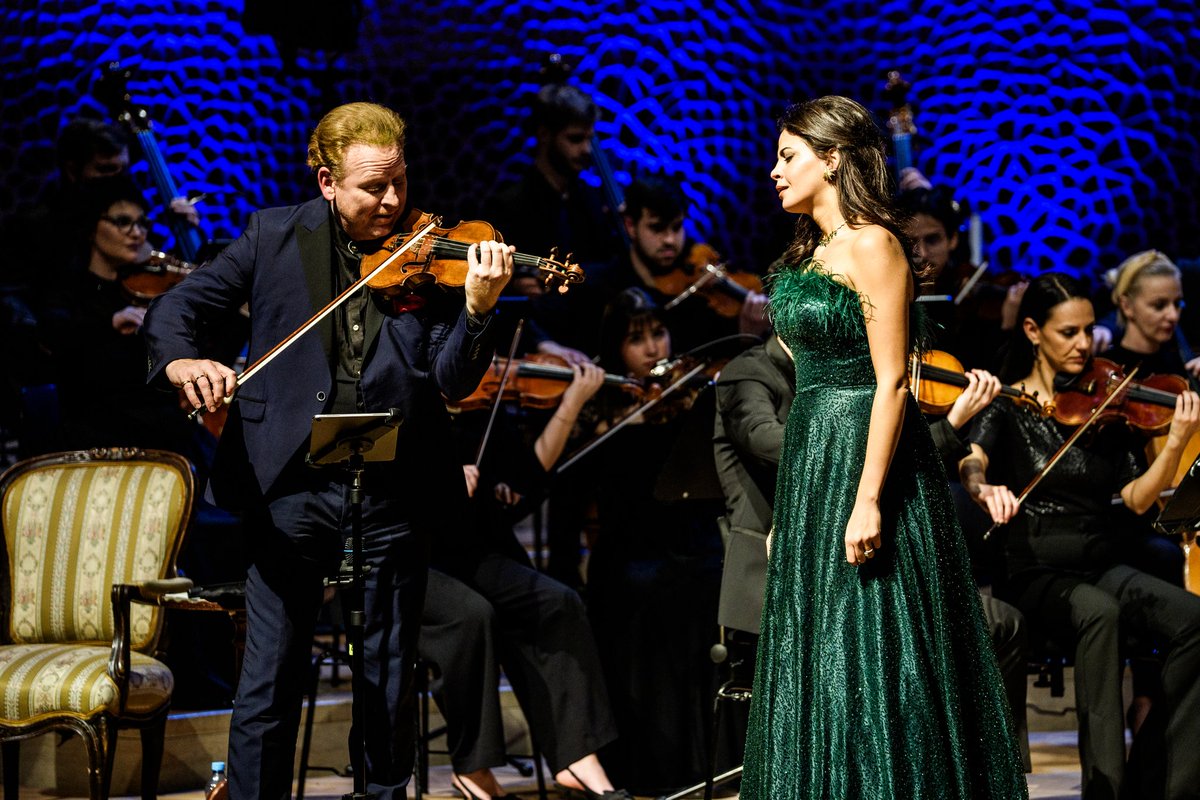 FatmaSaid's tweet photo. Returning to this brilliant cast for "Ein Wintermärchen" at the @elbphilharmonie feels a bit like coming home. I look forward to 2 more performances with Katharina Thalbach, Lucienne Renaudin Vary, @violinhope1, Daniel Geiss and the Belgrade Chamber Orchestra.
📷 @sebastian_husum https://t.co/1C9iHOuHfP