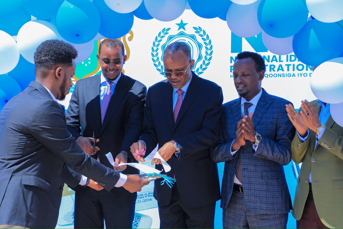AbdiwaliAbdulle's tweet photo. Today, we officially launched NIRA's main branch in #Baidoa, South West State, thanks to the leadership of President H.E. @Laftagareen and the regional administration. NIRA is dedicated to expanding its services to all Federal Member States to better serve every citizen. https://t.co/17M7YPPran